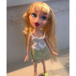 Bratz‎ MGA 2001 Cloe Doll Green Skirt
